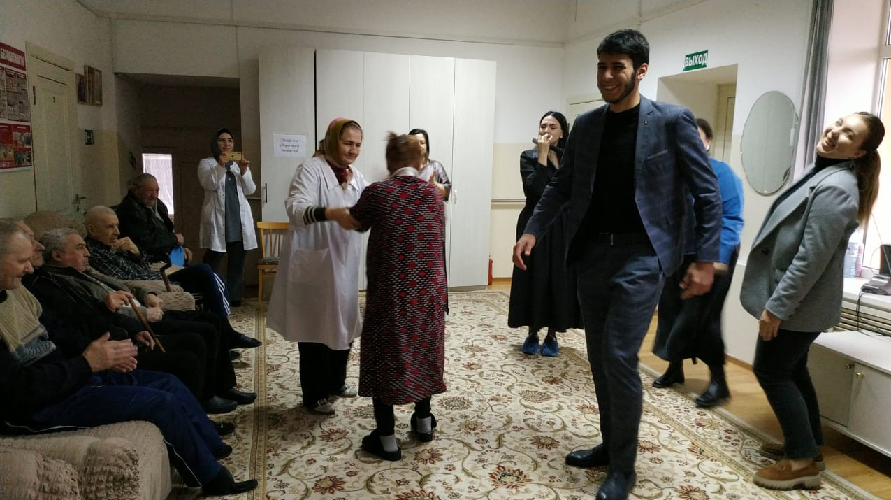 День инвалидов прошел в отделении временного пребывания граждан пожилого возраста и инвалидов в теплой дружественной обстановке