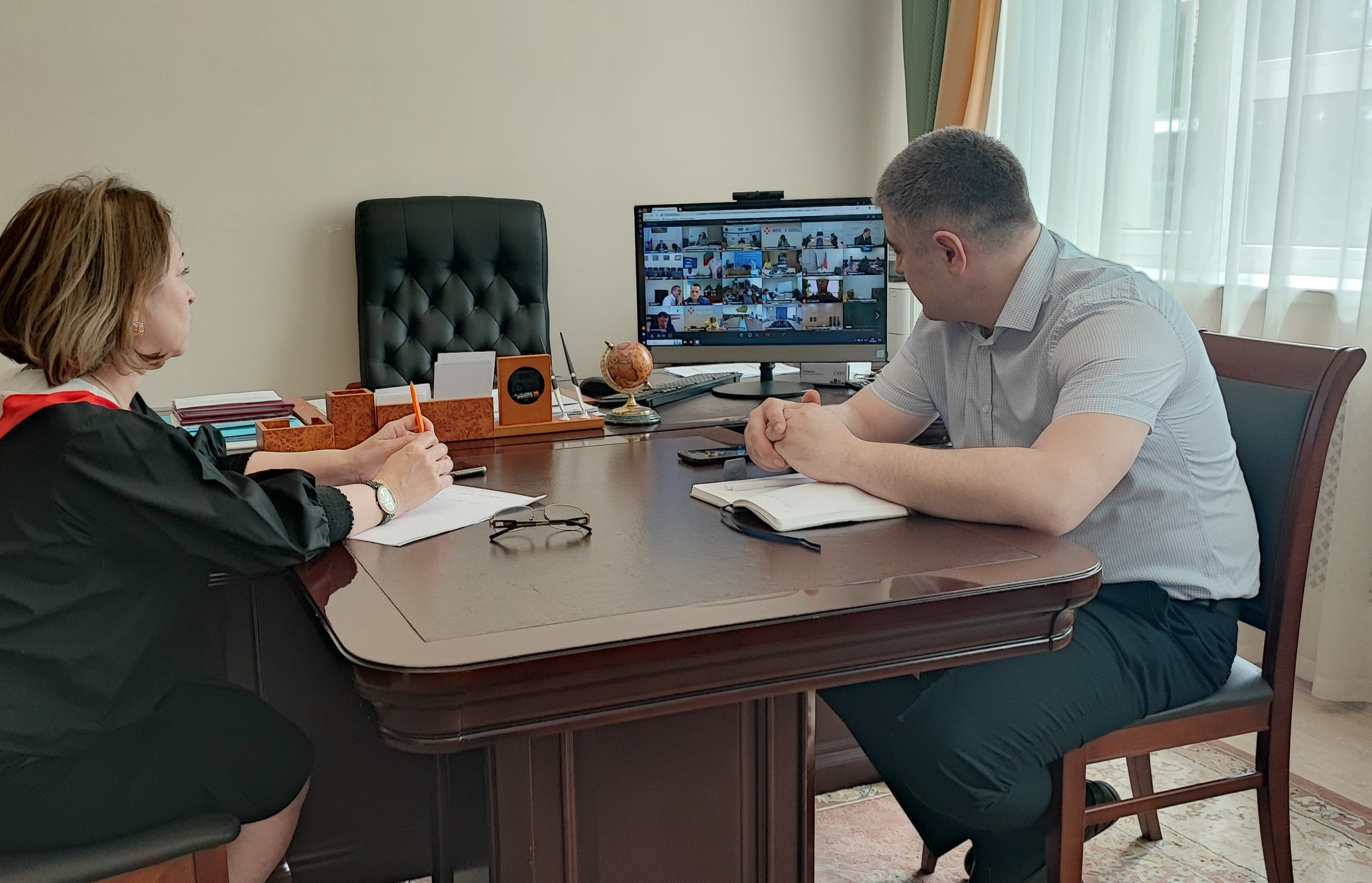 Работники Минтруда РД под руководством Магомедзагида Кихасурова в режиме ВКС приняли участие в совещании Минтруда России по Всероссийской ярмарке трудоустройства