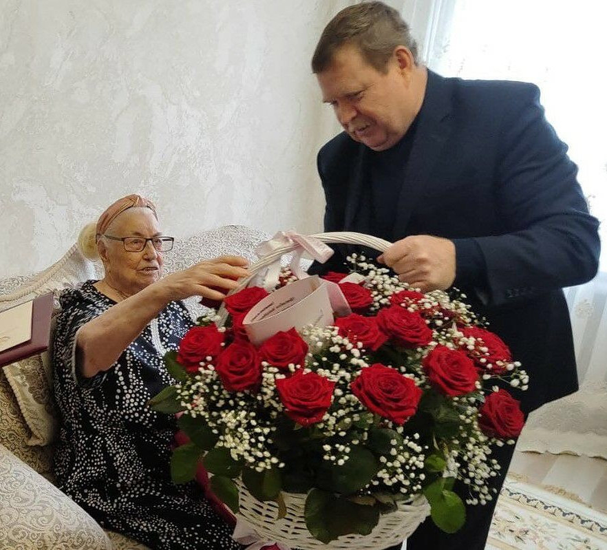 В Кизляре свой 100-летний юбилей отметила ветеран ВОВ Никитина Вера Николаевна.