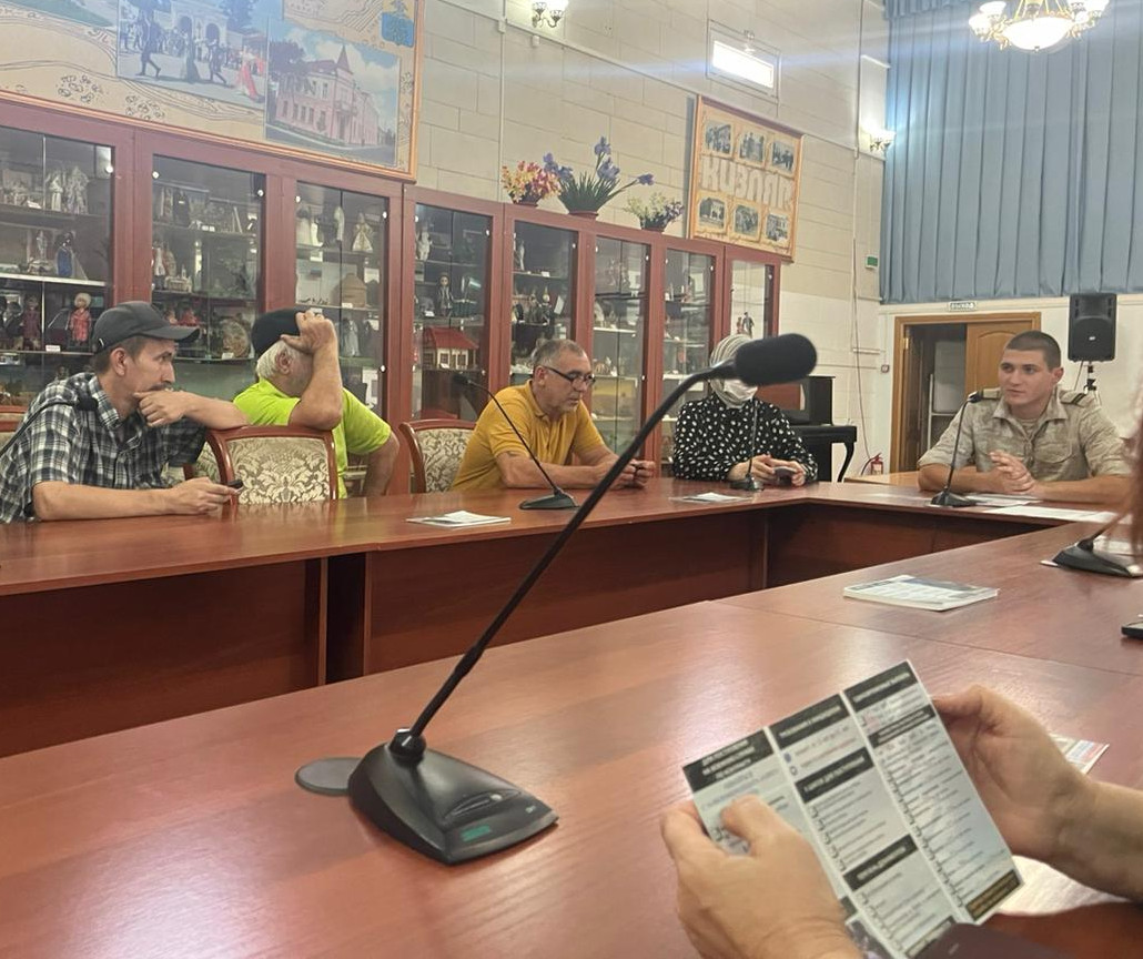 Центры занятости Минтруда Дагестана совместно с представителями военных комиссариатов и пунктов отбора на военную службу  проводят дни открытых дверей для безработных и ищущих работу граждан