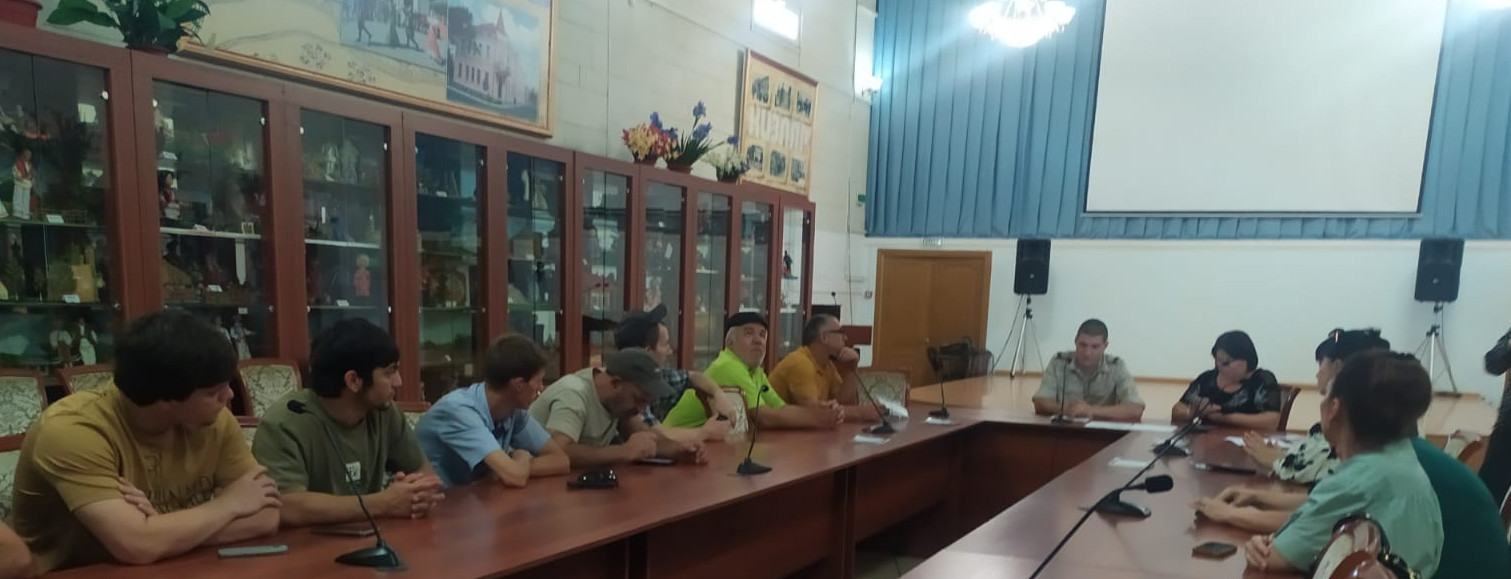 Центры занятости Минтруда Дагестана совместно с представителями военных комиссариатов и пунктов отбора на военную службу  проводят дни открытых дверей для безработных и ищущих работу граждан